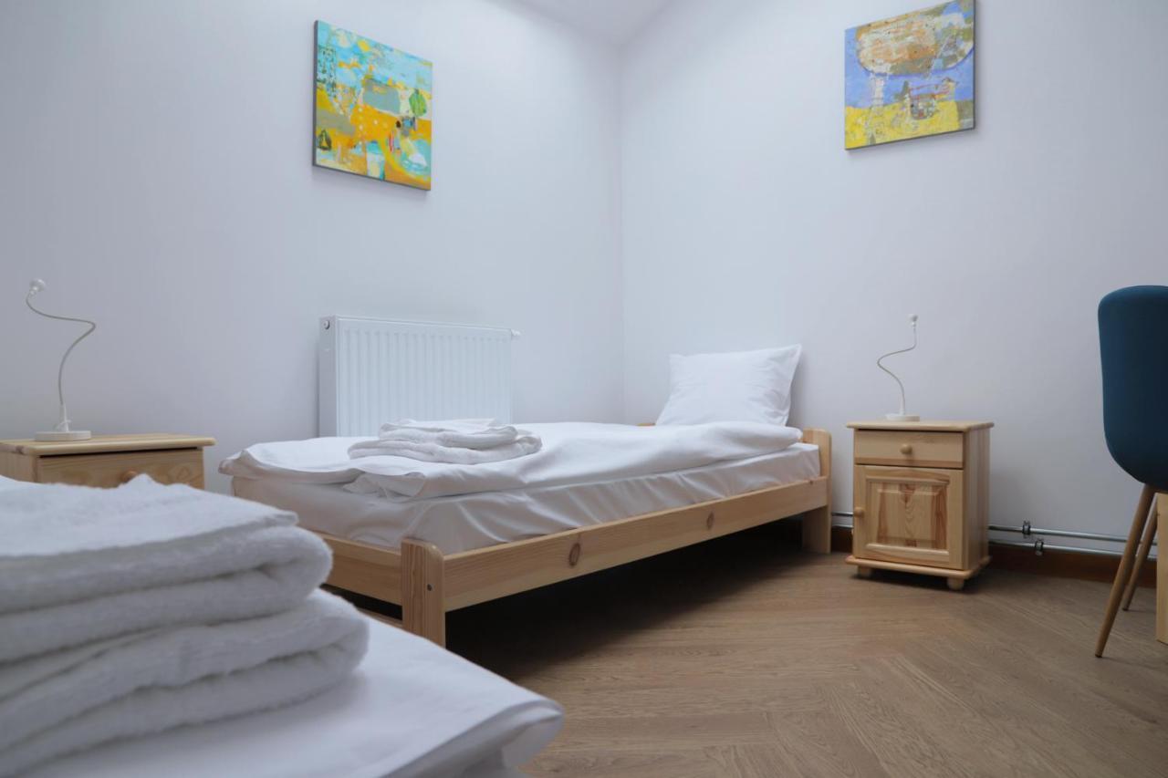 Artrooms Pokoje Goscinne Krosno Ngoại thất bức ảnh